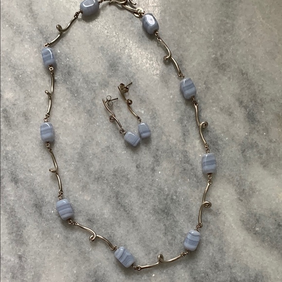 Tiffany & Co. Blue Lace Agate Necklace and Earrings - Picture 4 of 4